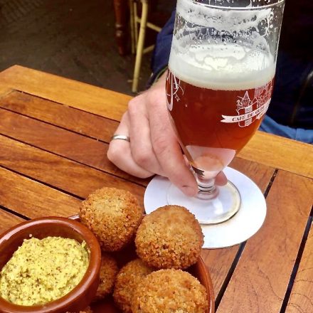 Bitterballen and beer on our food tours, the perfect combination.