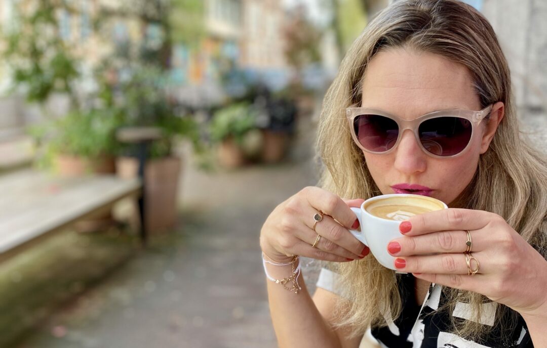 local expert laura food tour den haag